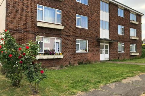 3 bedroom flat to rent, Intalbury Avenue, Aylesbury, HP19
