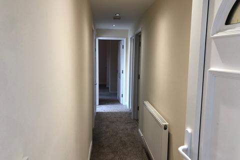 3 bedroom flat to rent, Intalbury Avenue, Aylesbury, HP19