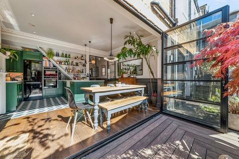 3 bedroom end of terrace house for sale, Leverson Street, London SW16