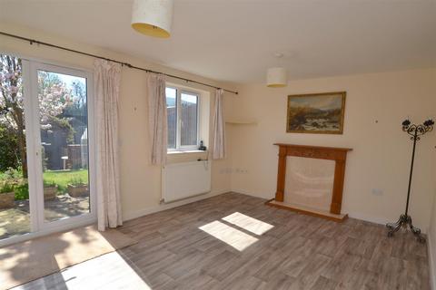 3 bedroom semi-detached house for sale, Mayfair Close, Malvern
