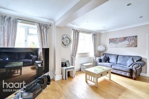 2 Hamilton Road, Romford, RM2 5SB