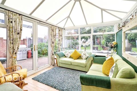 2 Hamilton Road, Romford, RM2 5SB