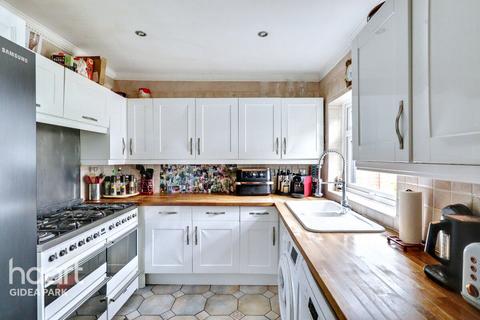 2 Hamilton Road, Romford, RM2 5SB