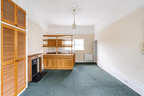 1 bedroom flat for sale, South Hill Park Gardens, Hampstead Heath, London, NW3