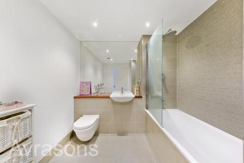 2 bedroom flat to rent, Offenham Road, Oval