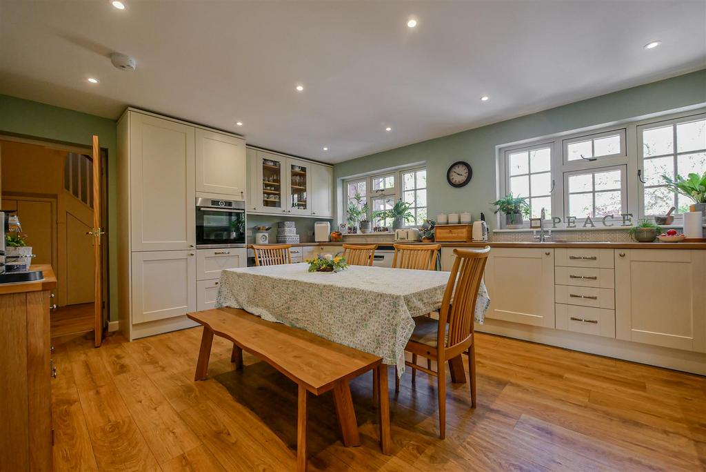 Kitchen/Dining Room