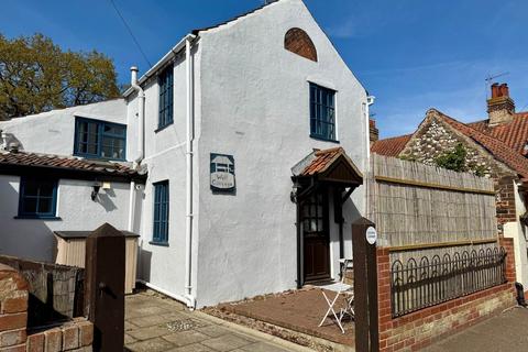 3 bedroom house for sale, Cross Street, Holt NR25