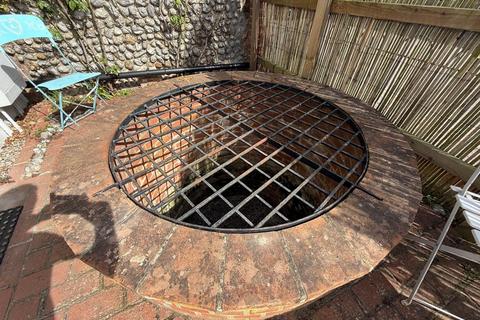 undefined, Cross Street, Holt NR25