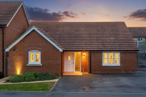 3 bedroom detached bungalow for sale, Fairfax Drive, Saffron Walden, CB10