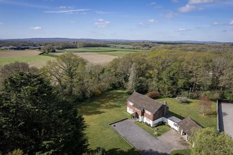4 bedroom detached house for sale, Roundstreet Common, Billingshurst