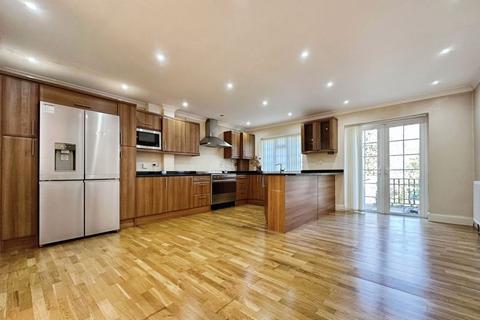 4 bedroom semi-detached house for sale, Farm Road, Edgware