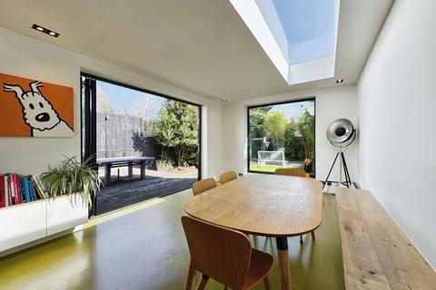 3 bedroom semi-detached house for sale, Sefton Avenue, London