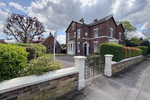 Garden Walk, Preston PR2