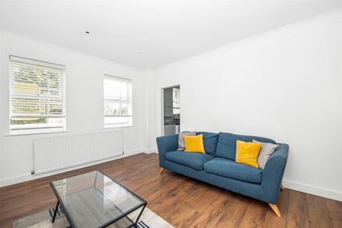 8 The Grove, Caterham, CR3 5QB