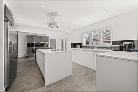 5 bedroom detached house for sale, Tottenham Walk, Sandhurst GU47