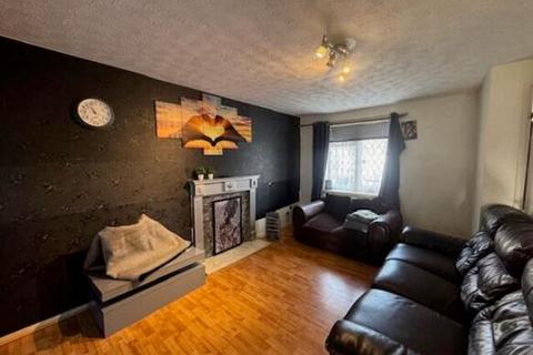 3 bedroom semi-detached house to rent, Larchfield Close, Birmingham B20