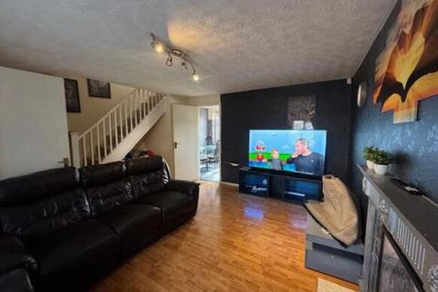 3 bedroom semi-detached house to rent, Larchfield Close, Birmingham B20