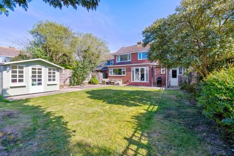 Queens Fields West, Aldwick