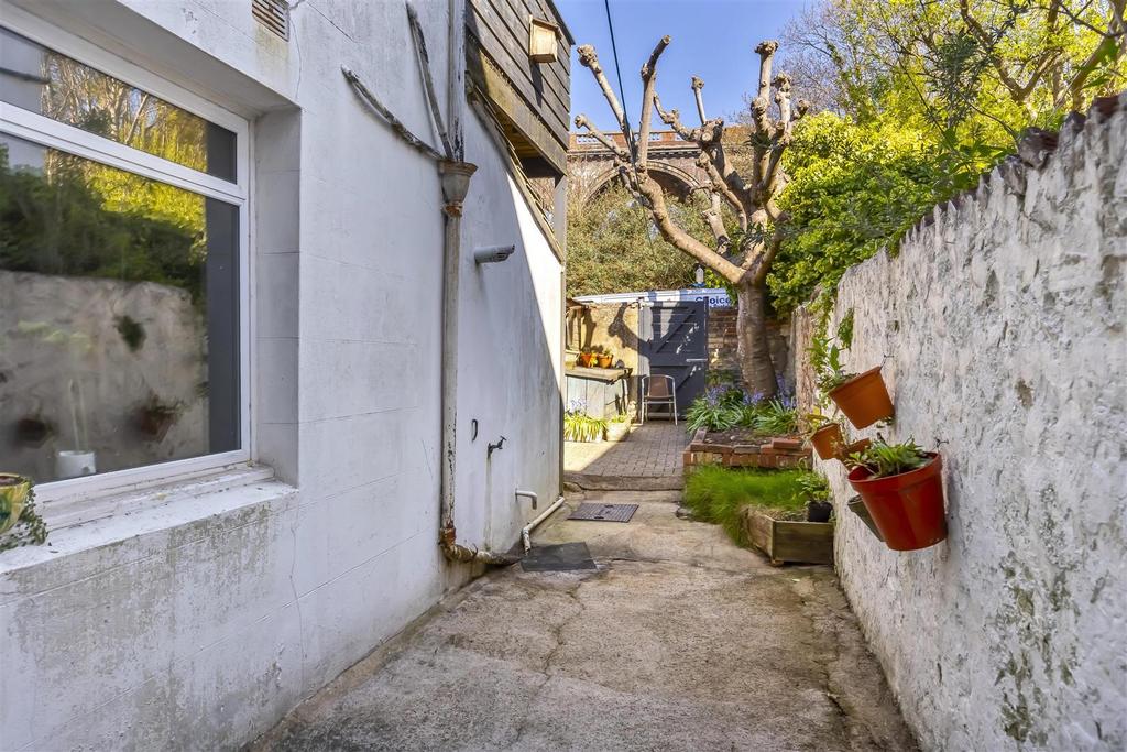 Ditchling Rise 18.jpg