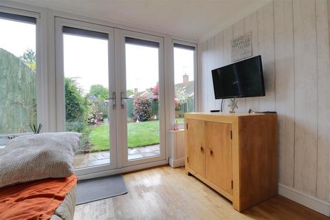 6 Bladon Crescent, Alsager, Stoke-on-trent, ST7 2BG