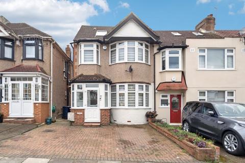 4 bedroom end of terrace house for sale, Carr Road, Northolt