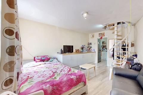 2 bedroom semi-detached house for sale, Longhook Gardens, Northolt, UB5