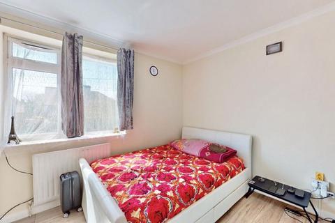 2 bedroom semi-detached house for sale, Longhook Gardens, Northolt, UB5