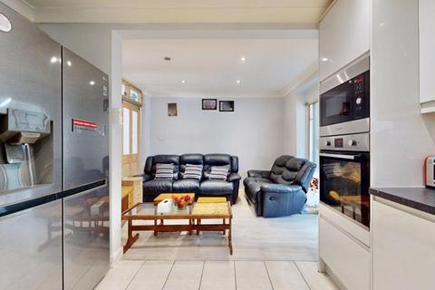 3 bedroom semi-detached house for sale, Longhook Gardens, Northolt, UB5