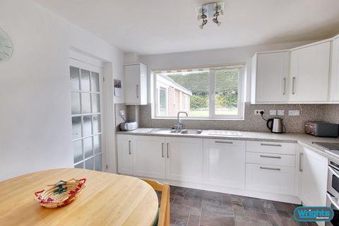 4 bedroom semi-detached house for sale, Charnwood Road, Trowbridge