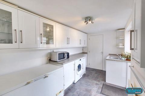 4 bedroom semi-detached house for sale, Charnwood Road, Trowbridge