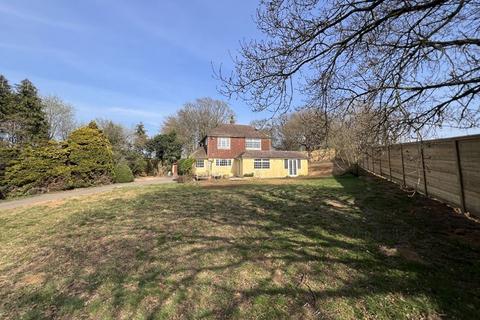 4 bedroom detached house for sale, Lymbridge Green, Stowting Common