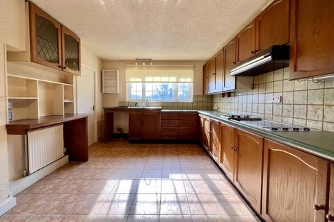 4 bedroom detached house for sale, Lymbridge Green, Stowting Common