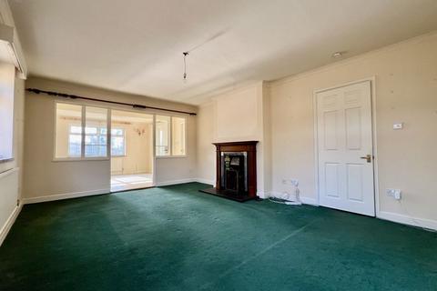 4 bedroom detached house for sale, Lymbridge Green, Stowting Common