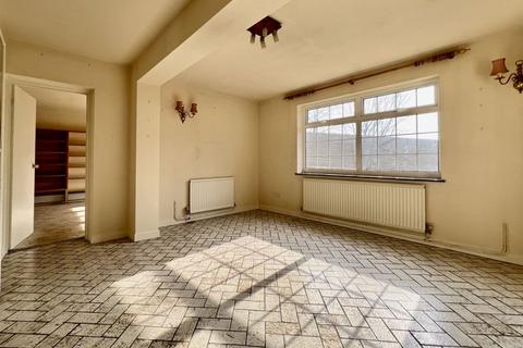 4 bedroom detached house for sale, Lymbridge Green, Stowting Common