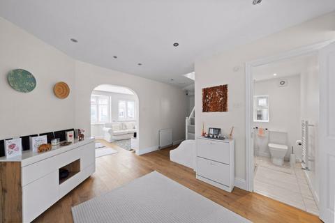 79 Washington Road, Worcester Park, KT4 8JG