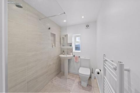 79 Washington Road, Worcester Park, KT4 8JG