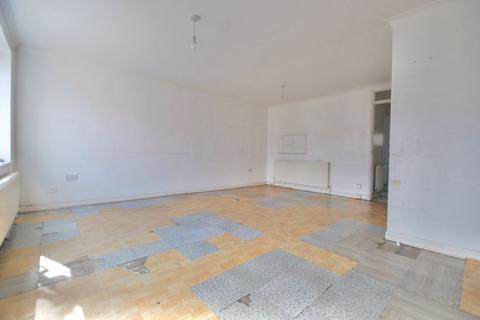 3 bedroom terraced house for sale, Drake Road, Chessington