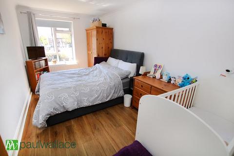 1 bedroom flat for sale, Valence Drive, West Cheshunt