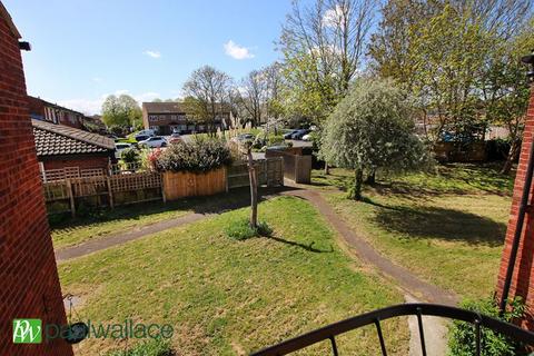 15 Valence Drive, Cheshunt, Waltham Cross, EN7 6HY