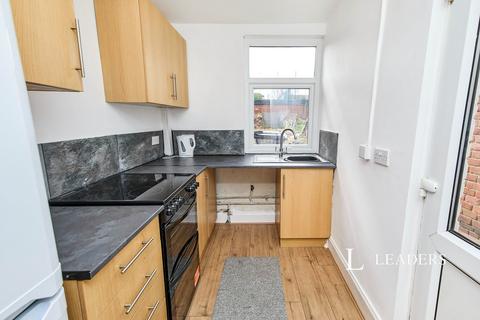 2 bedroom terraced house to rent, Dover Street, Normanton
