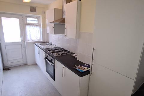 2 bedroom terraced house to rent, Gorst street