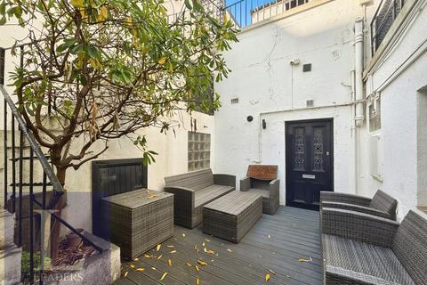 2 bedroom maisonette to rent, Rock Grove