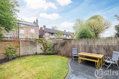 39a Gunton Road, London, E5 9JT