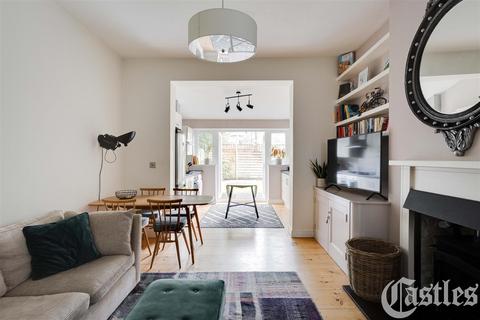 39a Gunton Road, London, E5 9JT