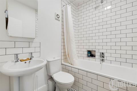 39a Gunton Road, London, E5 9JT