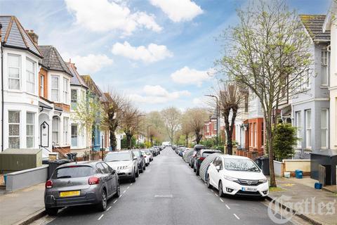 39a Gunton Road, London, E5 9JT
