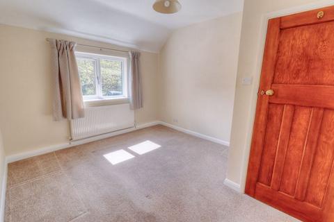 3, The Cottages Bricks Lane, Beacons Bottom, High Wycombe, HP14 3XG