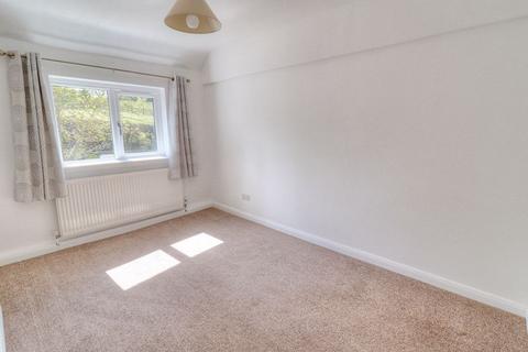3, The Cottages Bricks Lane, Beacons Bottom, High Wycombe, HP14 3XG