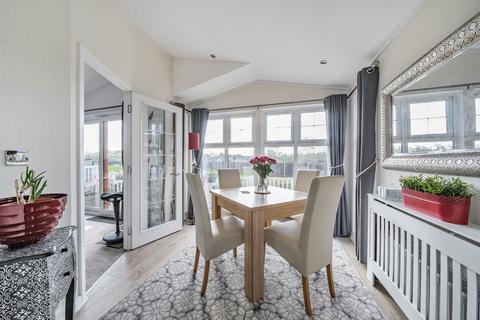 2 bedroom park home for sale, Queen Street, Tonbridge TN12
