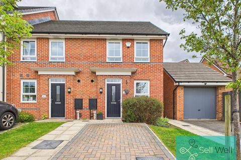 2 bedroom end of terrace house for sale, Whitewood Road, Manchester M28